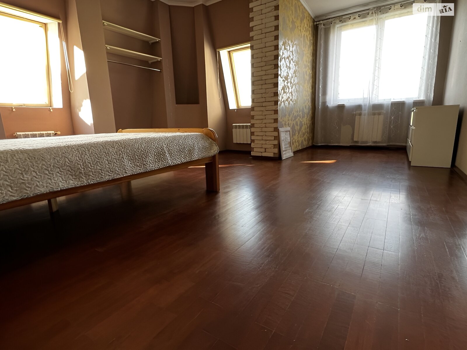 двоповерховий будинок з верандою, 600 кв. м, моноліт. Продаж в Києві, район Жуляни фото 1 двоповерховий будинок з верандою, 600 кв. м, моноліт. Продаж в Києві, район Жуляни фото 1