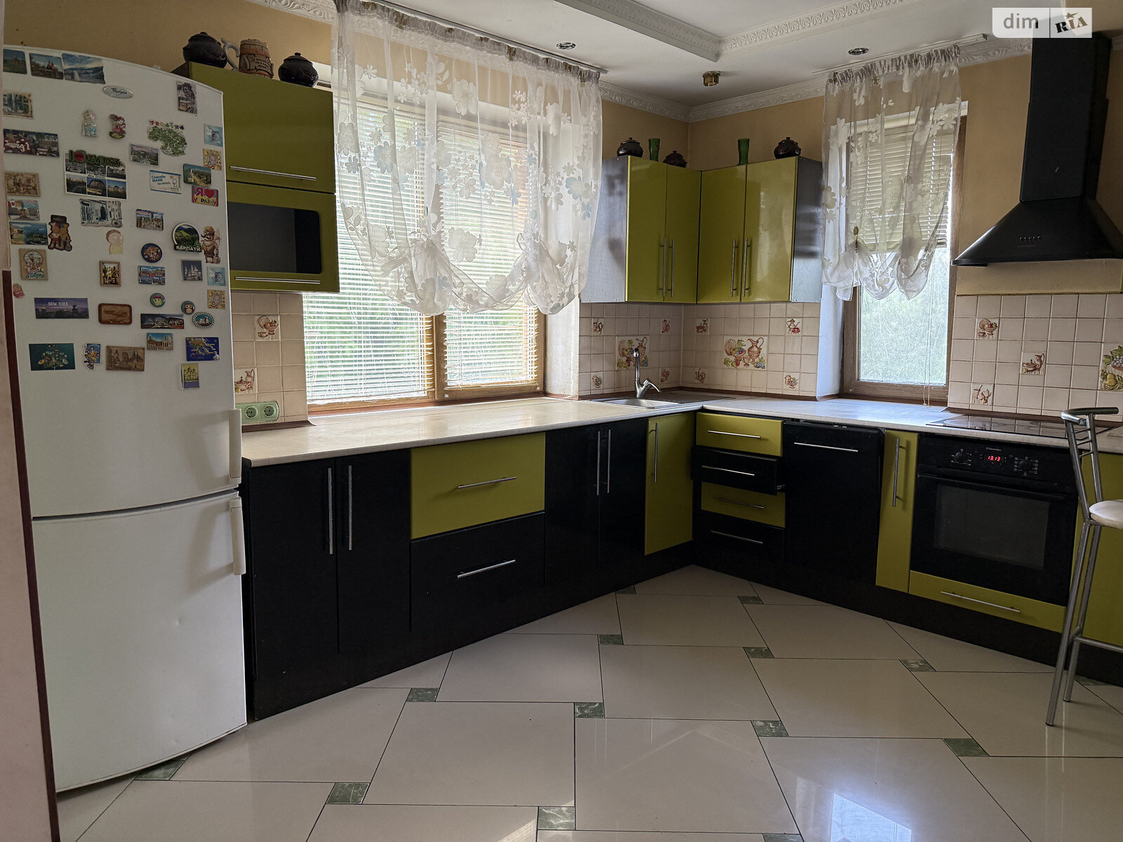 двоповерховий будинок з опаленням, 293.4 кв. м, цегла. Продаж в Києві, район Жуляни фото 1 двоповерховий будинок з опаленням, 293.4 кв. м, цегла. Продаж в Києві, район Жуляни фото 1