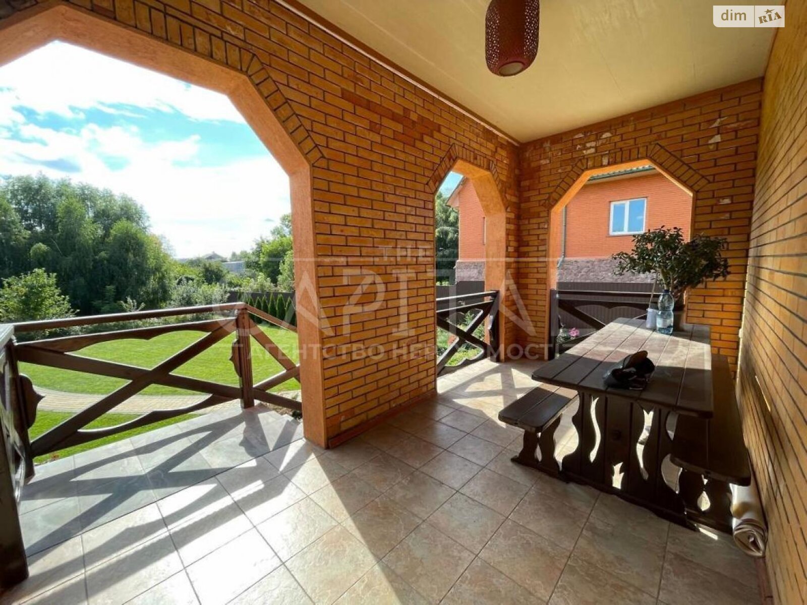 триповерховий будинок з верандою, 360 кв. м, цегла. Продаж в Києві, район Жуляни фото 1 триповерховий будинок з верандою, 360 кв. м, цегла. Продаж в Києві, район Жуляни фото 1