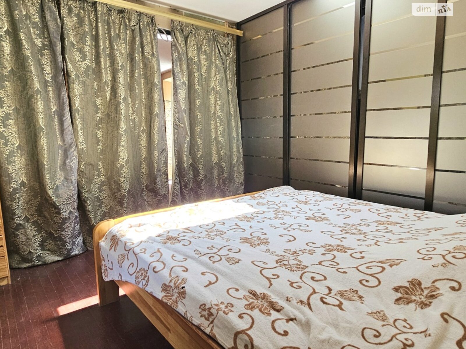 триповерховий будинок з опаленням, 600 кв. м, термоблок. Продаж в Києві, район Жуляни фото 1 триповерховий будинок з опаленням, 600 кв. м, термоблок. Продаж в Києві, район Жуляни фото 1