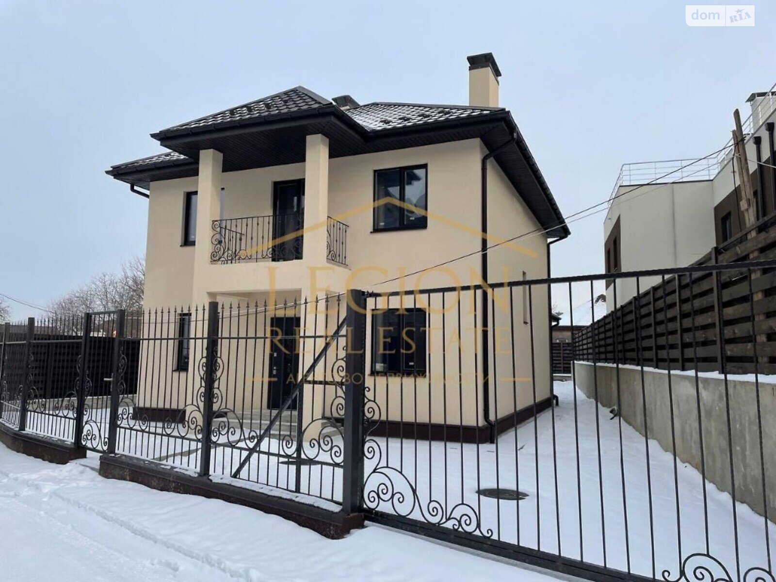 двухэтажный дом с отоплением, 150 кв. м, газобетон. Продажа в Жулянах фото 1