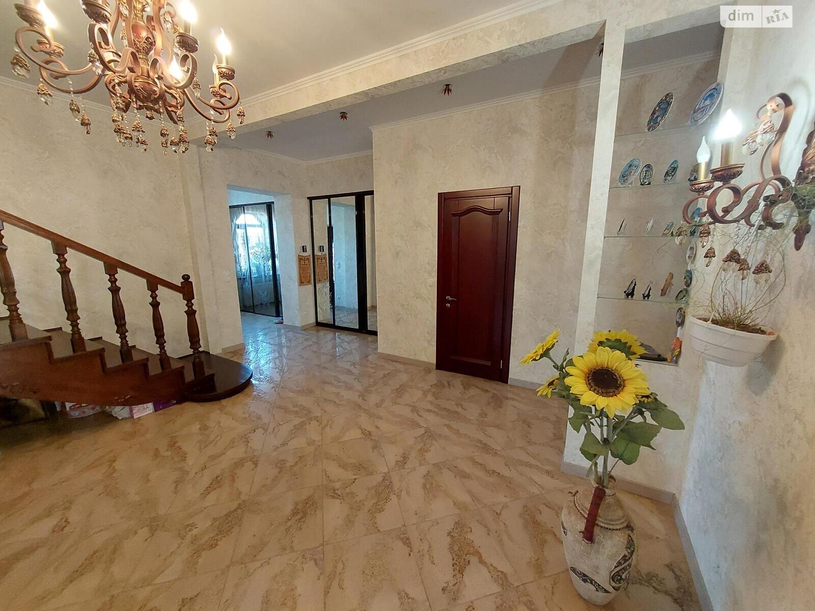 трехэтажный дом, 360 кв. м, кирпич. Продажа в Киеве район Жуляны фото 1