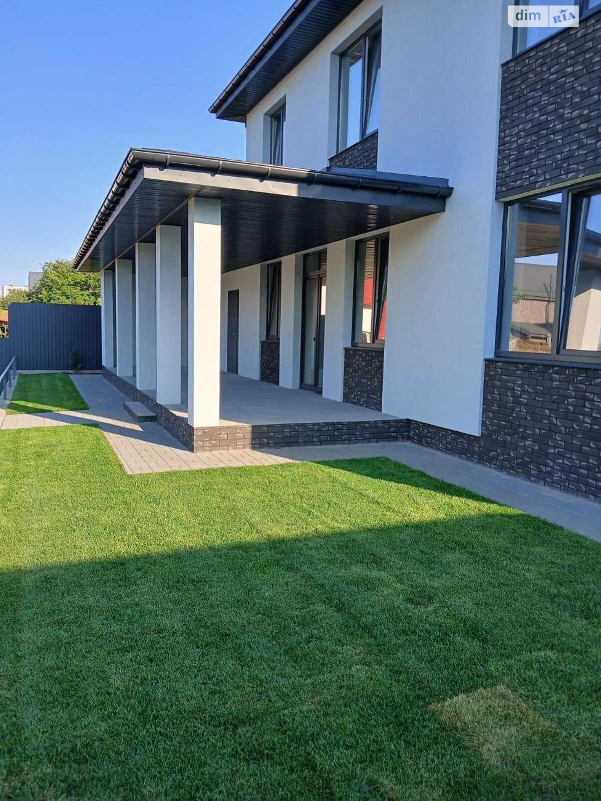 двоповерховий будинок з гаражем, 290 кв. м, цегла. Продаж в Києві, район Жуляни фото 1 двоповерховий будинок з гаражем, 290 кв. м, цегла. Продаж в Києві, район Жуляни фото 1