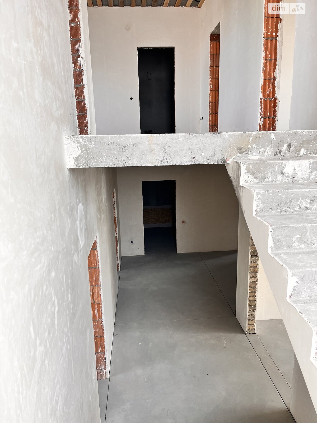 двухэтажный дом с гаражом, 290 кв. м, кирпич. Продажа в Киеве район Жуляны фото 1