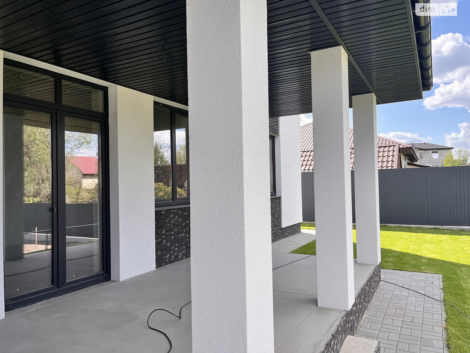 двоповерховий будинок з гаражем, 290 кв. м, цегла. Продаж в Києві, район Жуляни фото 1 двоповерховий будинок з гаражем, 290 кв. м, цегла. Продаж в Києві, район Жуляни фото 1