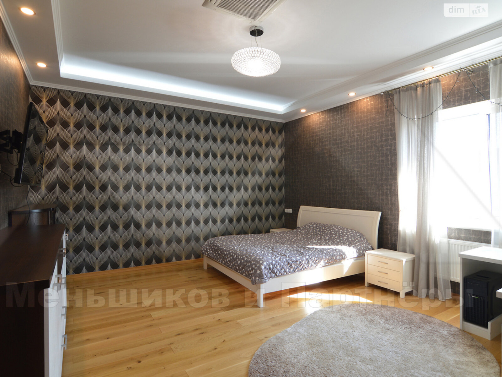 двухэтажный дом с ремонтом, 220 кв. м, ракушечник (ракушняк). Продажа в Киеве район Жуляны фото 1