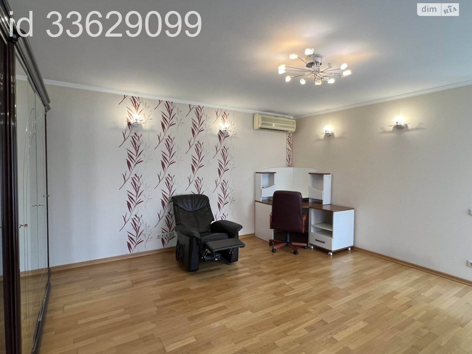 двухэтажный дом с гаражом, 486.8 кв. м, кирпич. Продажа в Киеве район Караваевы Дачи фото 1 двухэтажный дом с гаражом, 486.8 кв. м, кирпич. Продажа в Киеве район Караваевы Дачи фото 1