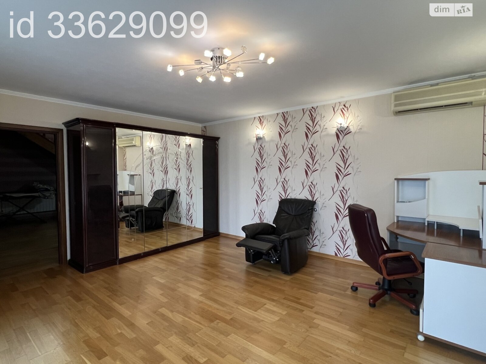 двухэтажный дом с гаражом, 486.8 кв. м, кирпич. Продажа в Киеве район Караваевы Дачи фото 1 двухэтажный дом с гаражом, 486.8 кв. м, кирпич. Продажа в Киеве район Караваевы Дачи фото 1