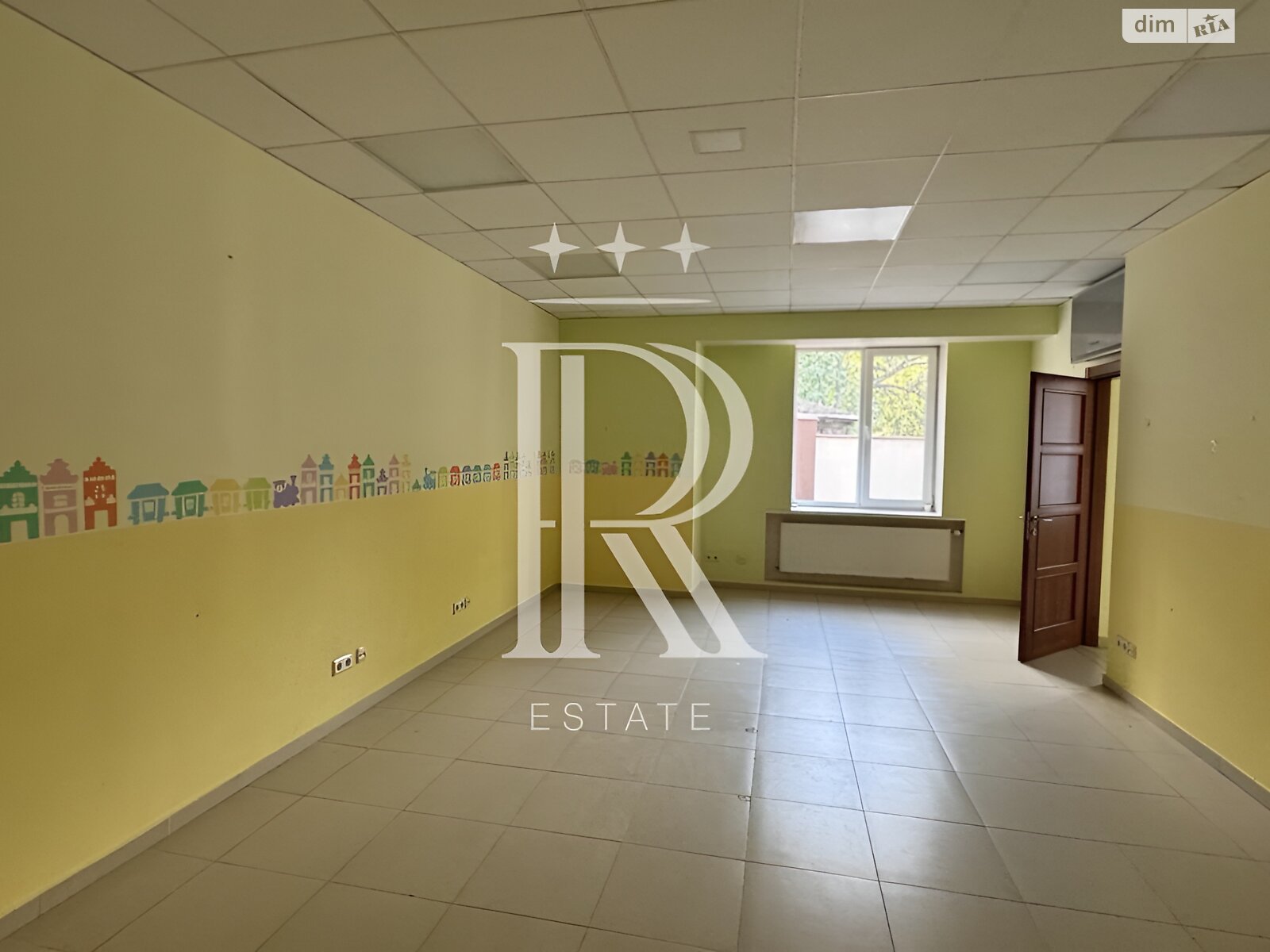 триповерховий будинок з верандою, 928.4 кв. м, цегла. Продаж в Києві, район Караваєві Дачі фото 1 триповерховий будинок з верандою, 928.4 кв. м, цегла. Продаж в Києві, район Караваєві Дачі фото 1