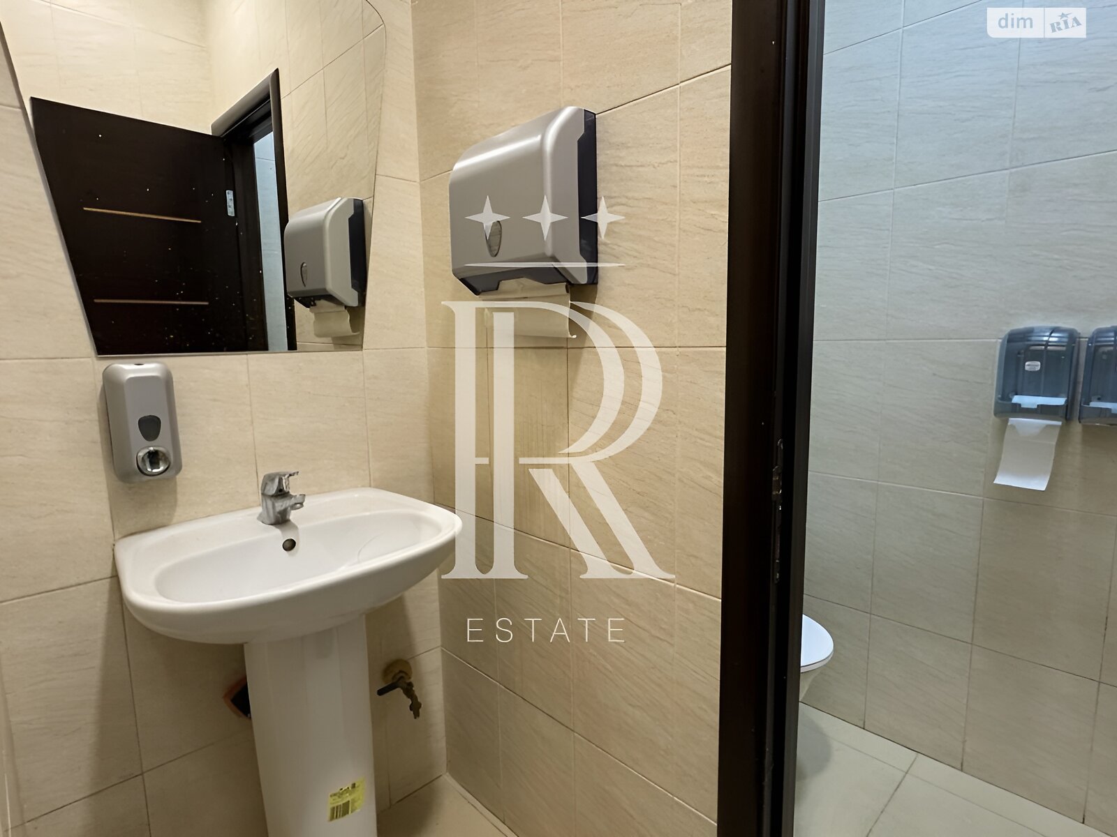 триповерховий будинок з верандою, 928.4 кв. м, цегла. Продаж в Києві, район Караваєві Дачі фото 1 триповерховий будинок з верандою, 928.4 кв. м, цегла. Продаж в Києві, район Караваєві Дачі фото 1