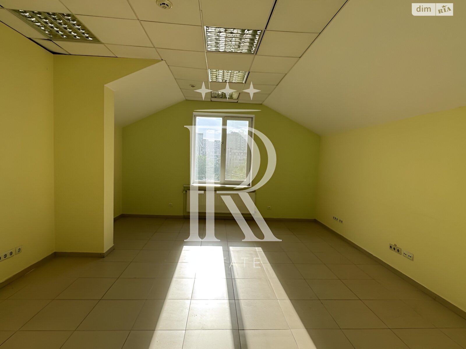 триповерховий будинок з верандою, 928.4 кв. м, цегла. Продаж в Києві, район Караваєві Дачі фото 1 триповерховий будинок з верандою, 928.4 кв. м, цегла. Продаж в Києві, район Караваєві Дачі фото 1