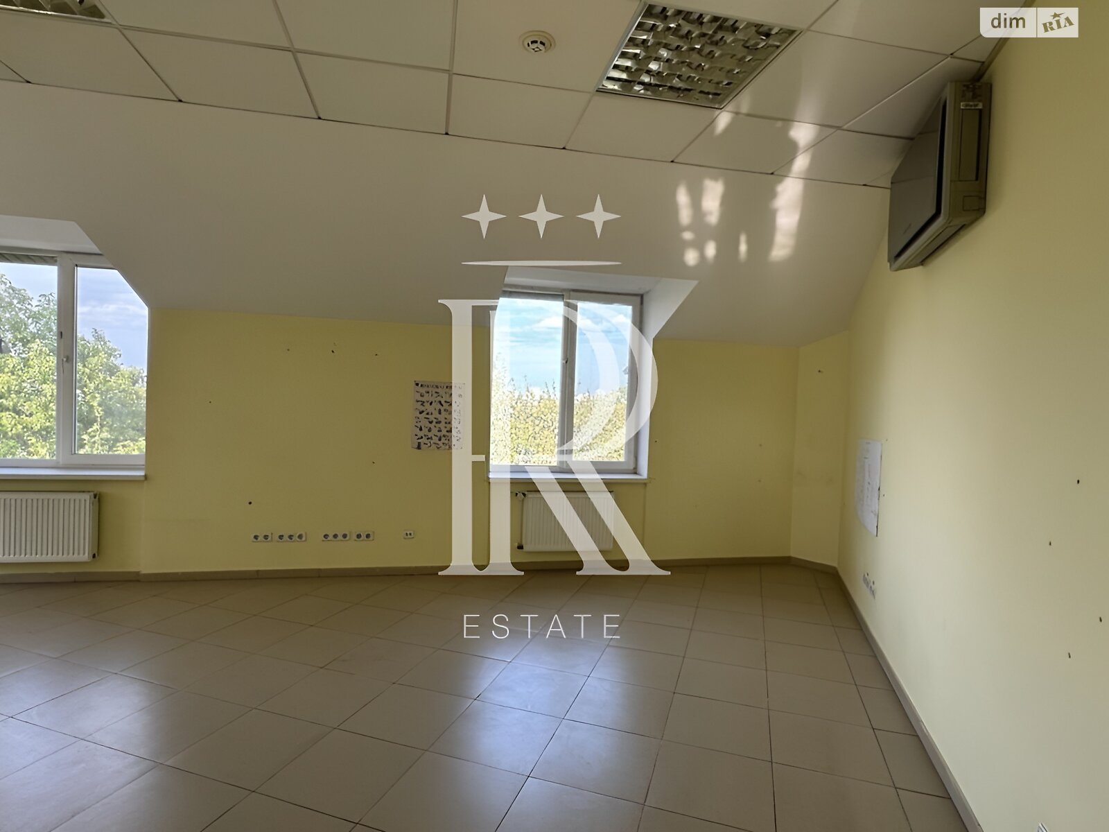 триповерховий будинок з верандою, 928.4 кв. м, цегла. Продаж в Києві, район Караваєві Дачі фото 1 триповерховий будинок з верандою, 928.4 кв. м, цегла. Продаж в Києві, район Караваєві Дачі фото 1