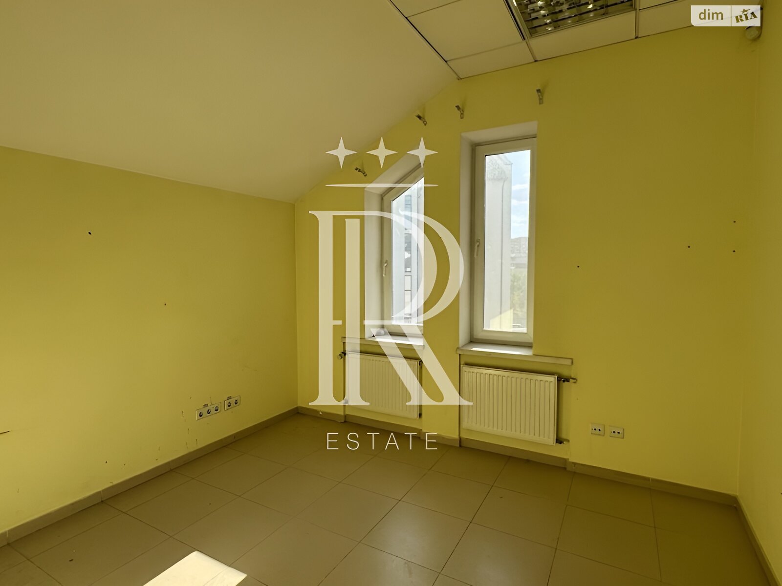 триповерховий будинок з верандою, 928.4 кв. м, цегла. Продаж в Києві, район Караваєві Дачі фото 1 триповерховий будинок з верандою, 928.4 кв. м, цегла. Продаж в Києві, район Караваєві Дачі фото 1