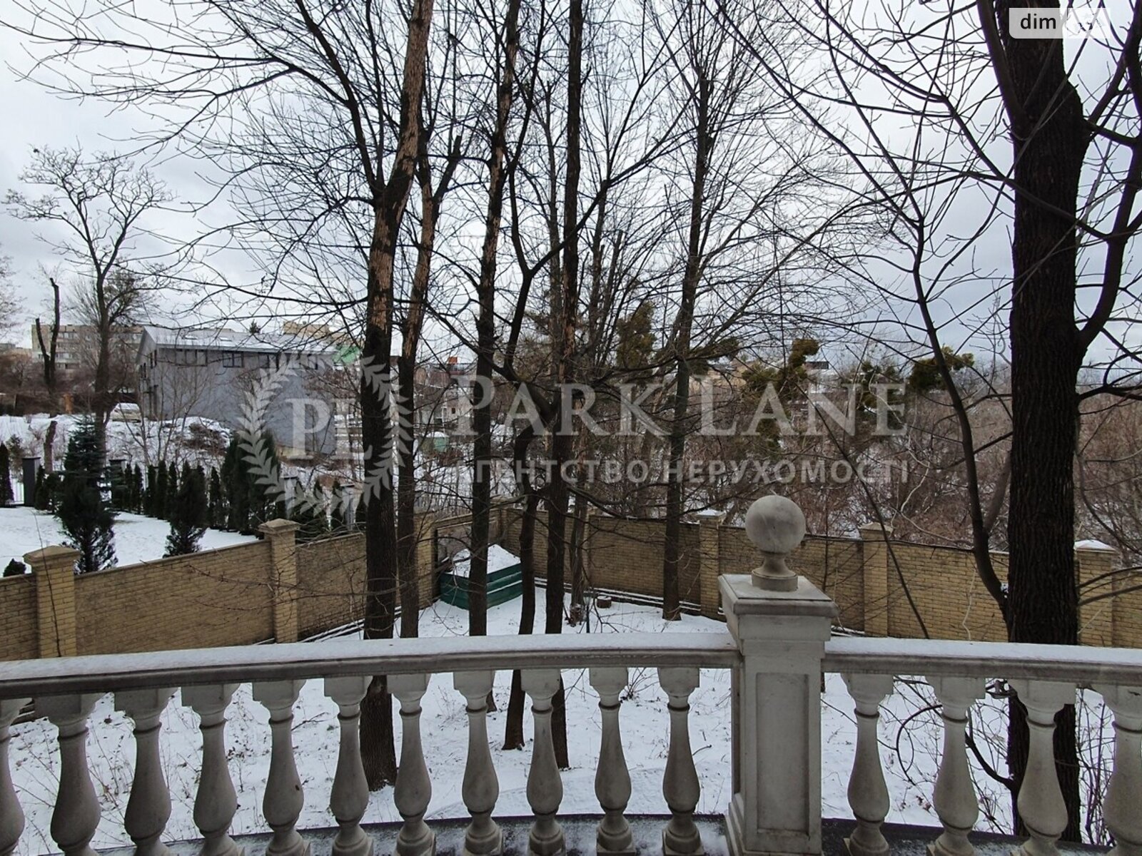 триповерховий будинок з гаражем, 850 кв. м, цегла. Продаж у Києві фото 1 триповерховий будинок з гаражем, 850 кв. м, цегла. Продаж у Києві фото 1