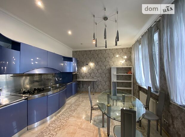 двоповерховий будинок з каміном, 360 кв. м, цегла. Продаж в Києві, район Конча-Заспа фото 1 двоповерховий будинок з каміном, 360 кв. м, цегла. Продаж в Києві, район Конча-Заспа фото 1