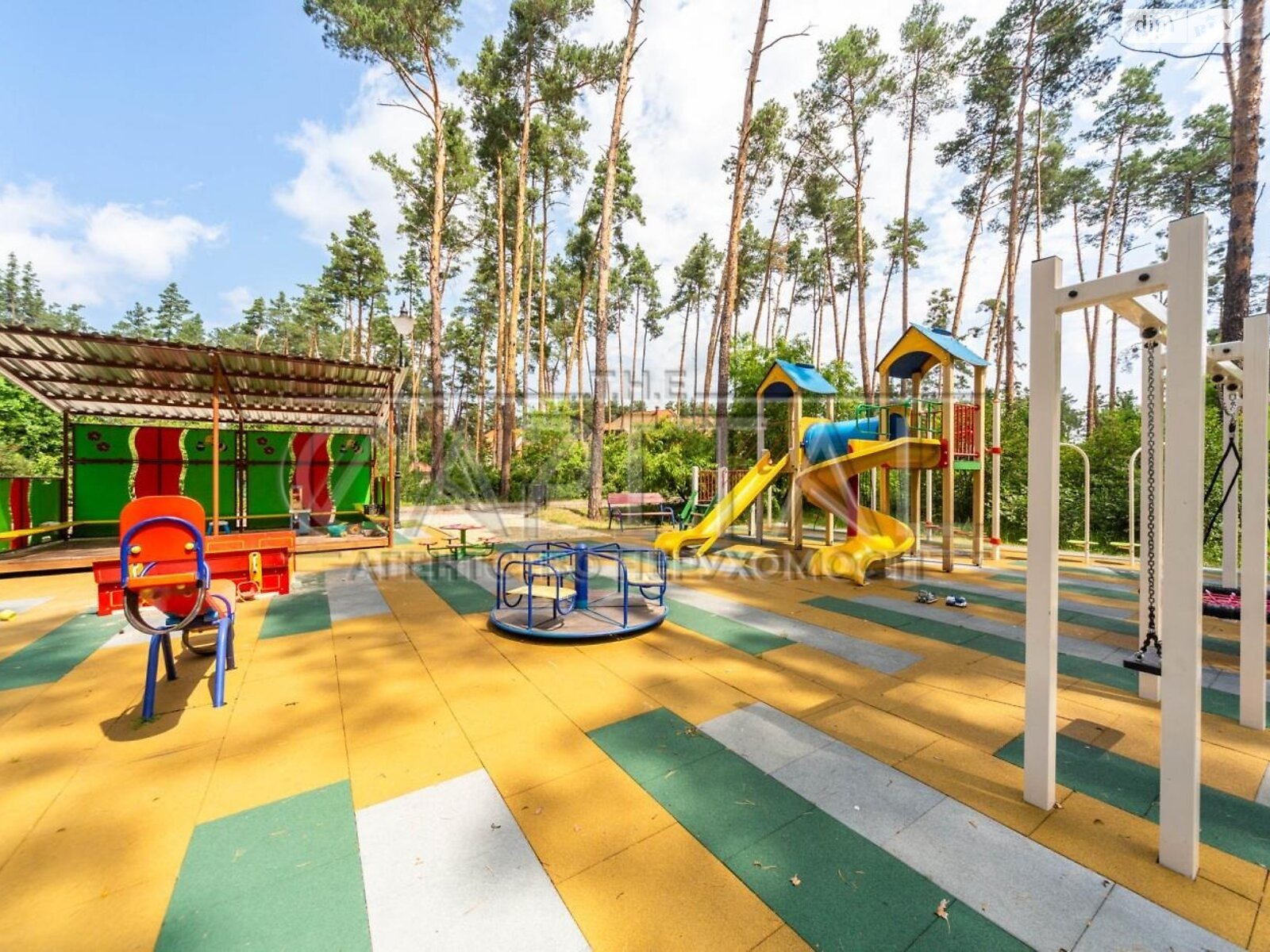 двухэтажный дом с гаражом, 502 кв. м, кирпич. Продажа в Киеве район Корчеватое фото 1