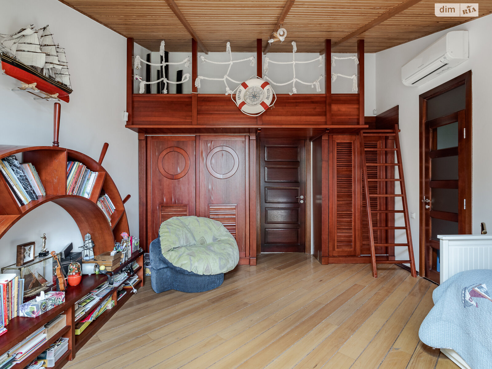 двоповерховий будинок, 453.9 кв. м, цегла. Продаж в Києві, район Куренівка фото 1 двоповерховий будинок, 453.9 кв. м, цегла. Продаж в Києві, район Куренівка фото 1