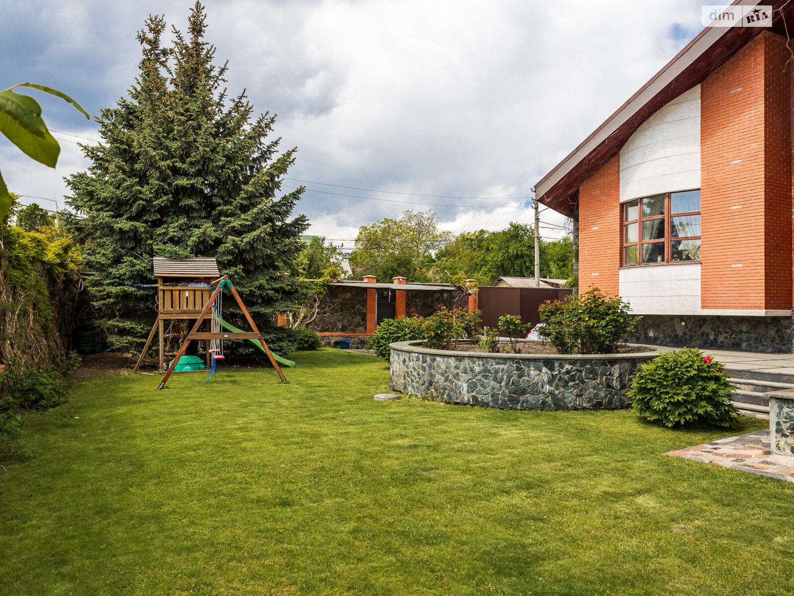 двоповерховий будинок, 453.9 кв. м, цегла. Продаж в Києві, район Куренівка фото 1 двоповерховий будинок, 453.9 кв. м, цегла. Продаж в Києві, район Куренівка фото 1