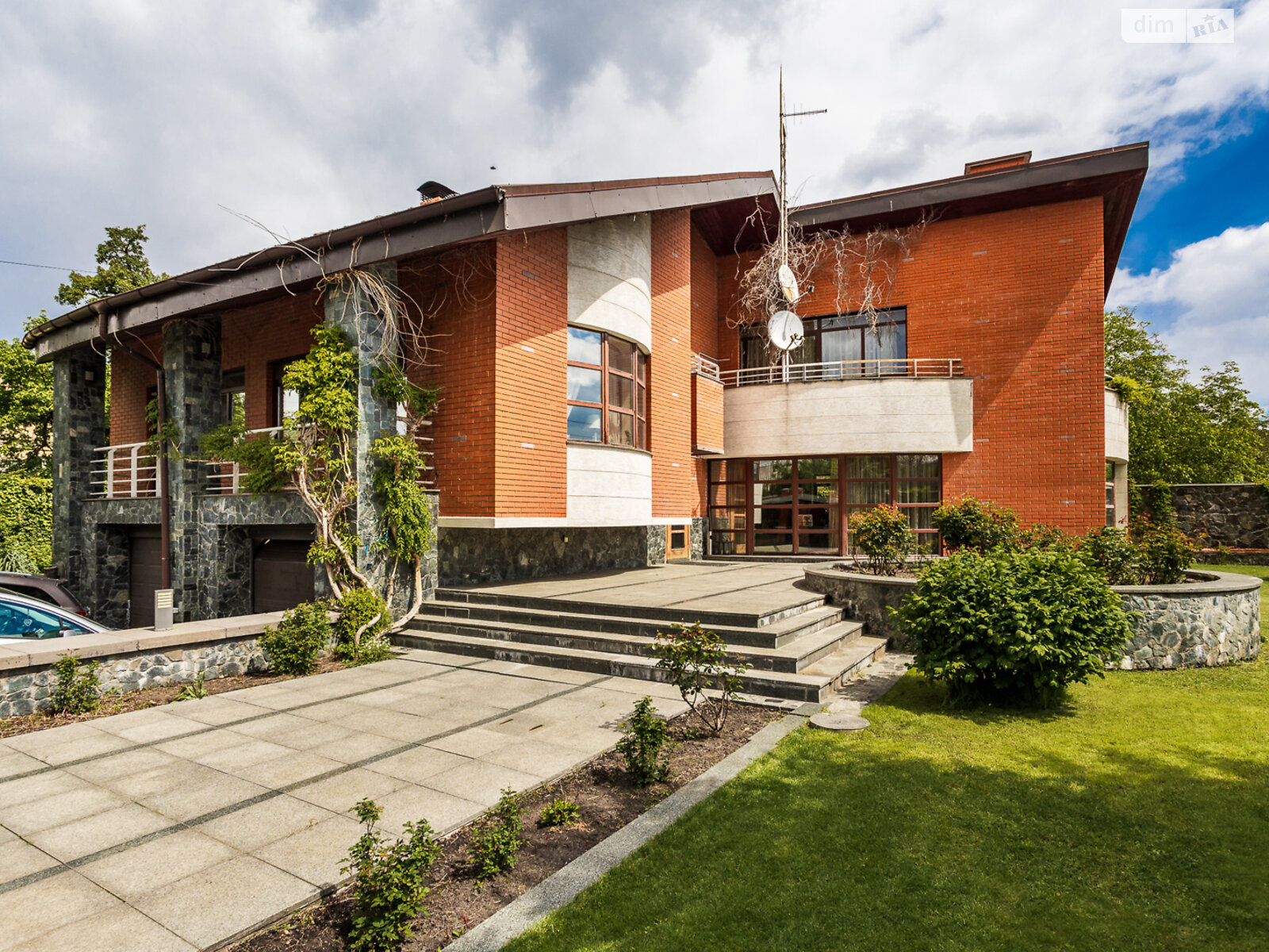 двоповерховий будинок, 453.9 кв. м, цегла. Продаж в Києві, район Куренівка фото 1 двоповерховий будинок, 453.9 кв. м, цегла. Продаж в Києві, район Куренівка фото 1