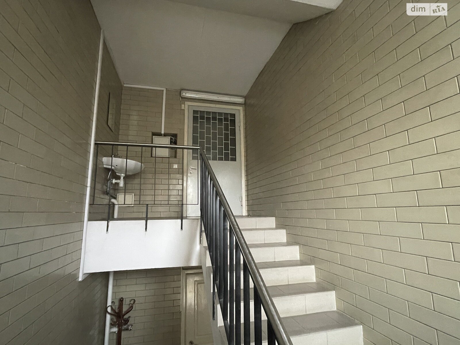 трехэтажный дом с отоплением, 407.9 кв. м, кирпич. Продажа в Киеве район Куреневка фото 1 трехэтажный дом с отоплением, 407.9 кв. м, кирпич. Продажа в Киеве район Куреневка фото 1