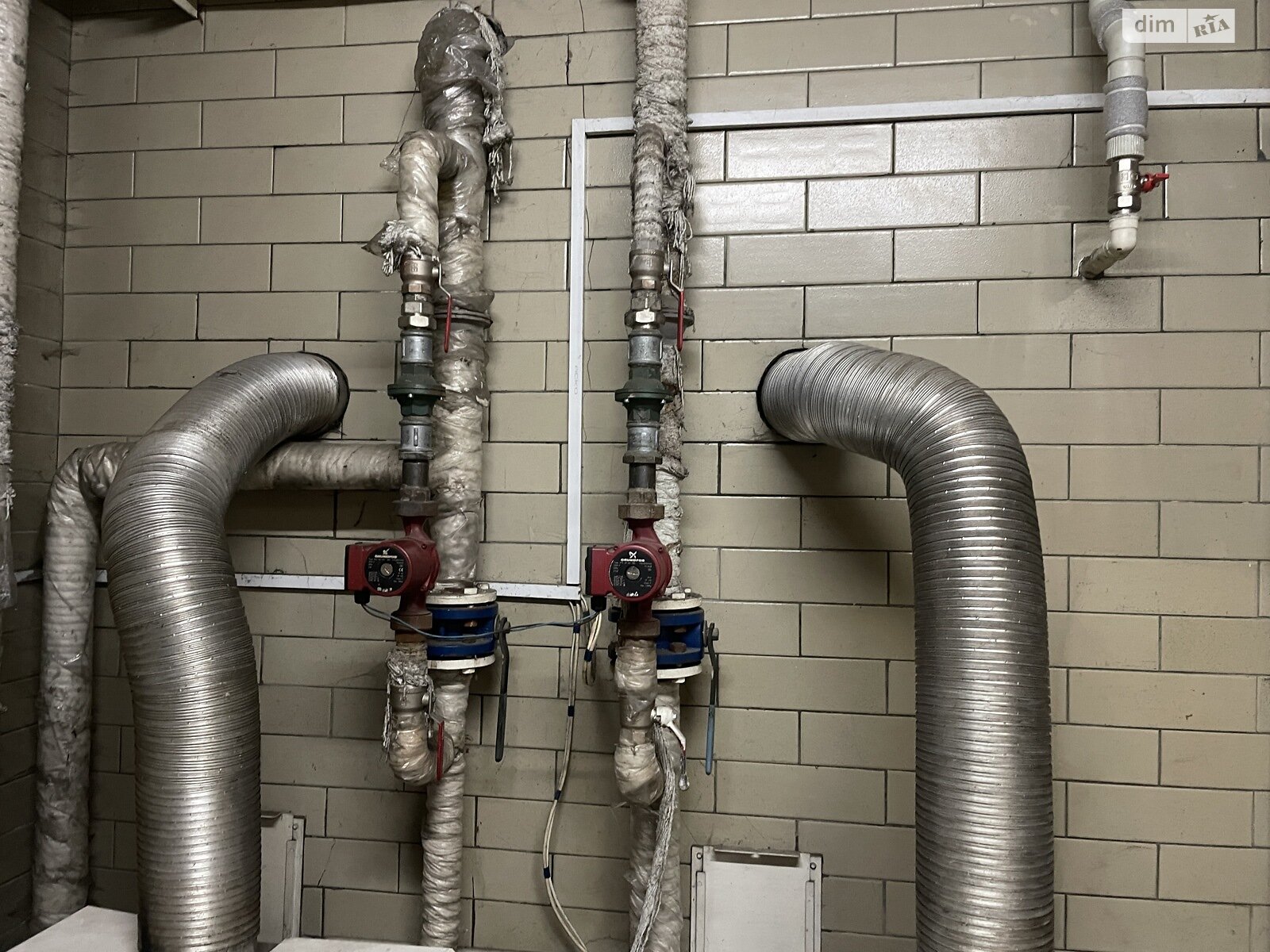 трехэтажный дом с отоплением, 407.9 кв. м, кирпич. Продажа в Киеве район Куреневка фото 1 трехэтажный дом с отоплением, 407.9 кв. м, кирпич. Продажа в Киеве район Куреневка фото 1