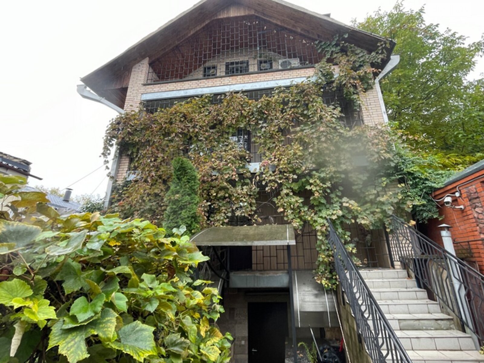 трехэтажный дом с отоплением, 407.9 кв. м, кирпич. Продажа в Киеве район Куреневка фото 1 трехэтажный дом с отоплением, 407.9 кв. м, кирпич. Продажа в Киеве район Куреневка фото 1