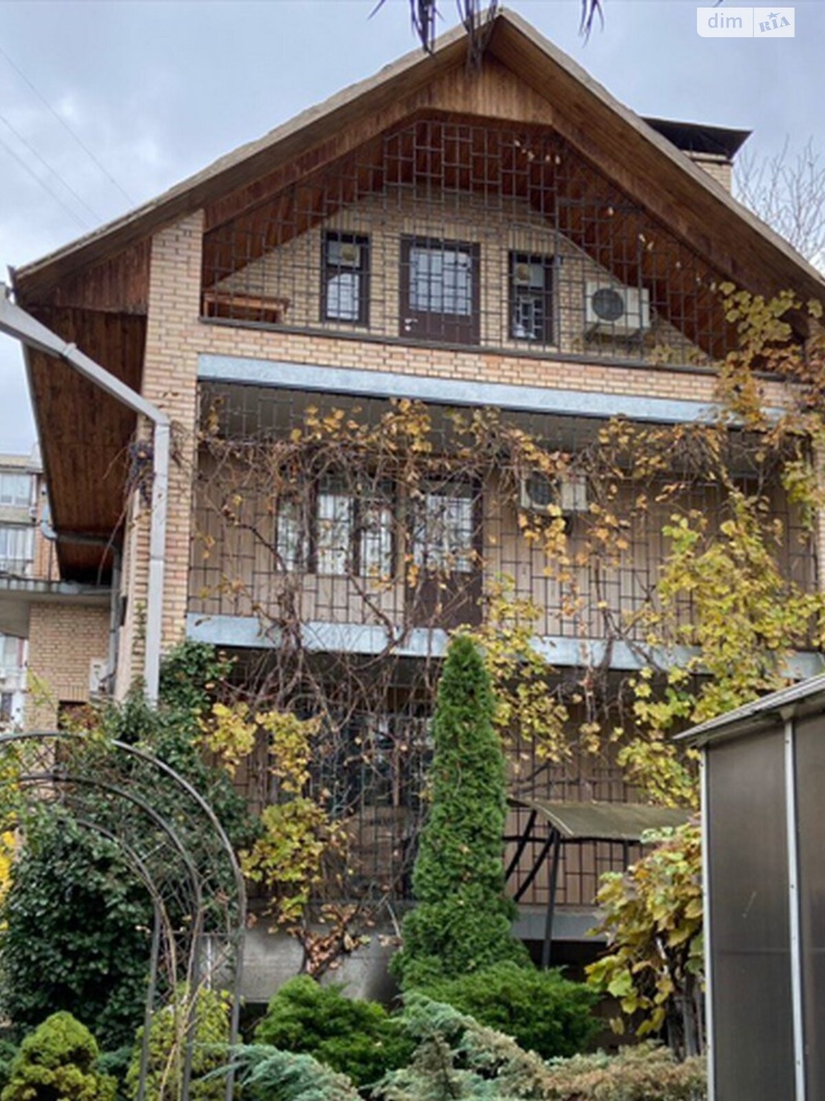 трехэтажный дом с отоплением, 407.9 кв. м, кирпич. Продажа в Киеве район Куреневка фото 1 трехэтажный дом с отоплением, 407.9 кв. м, кирпич. Продажа в Киеве район Куреневка фото 1