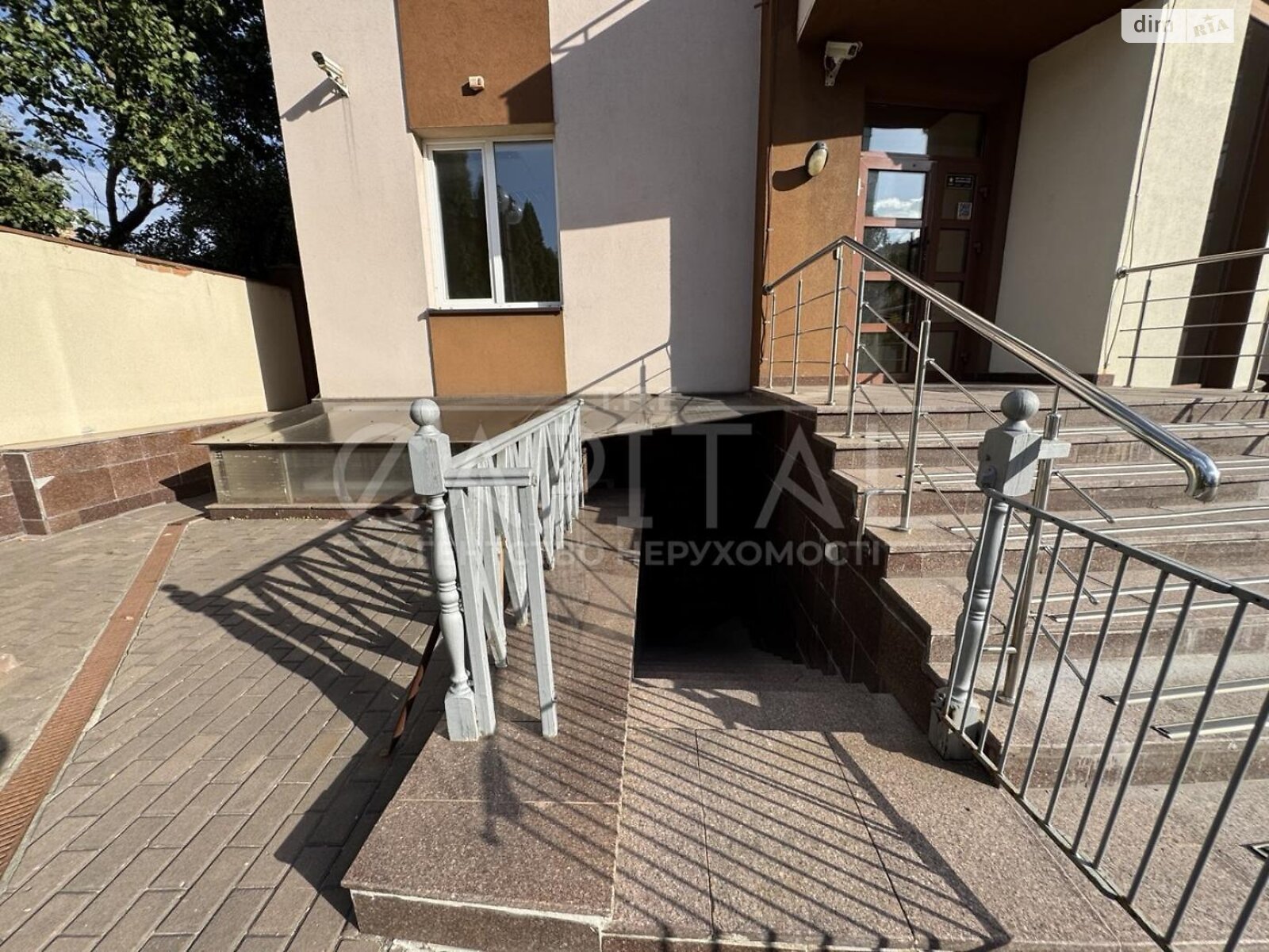 трехэтажный дом, 928.4 кв. м, кирпич. Продажа в Киеве район Липки фото 1 трехэтажный дом, 928.4 кв. м, кирпич. Продажа в Киеве район Липки фото 1