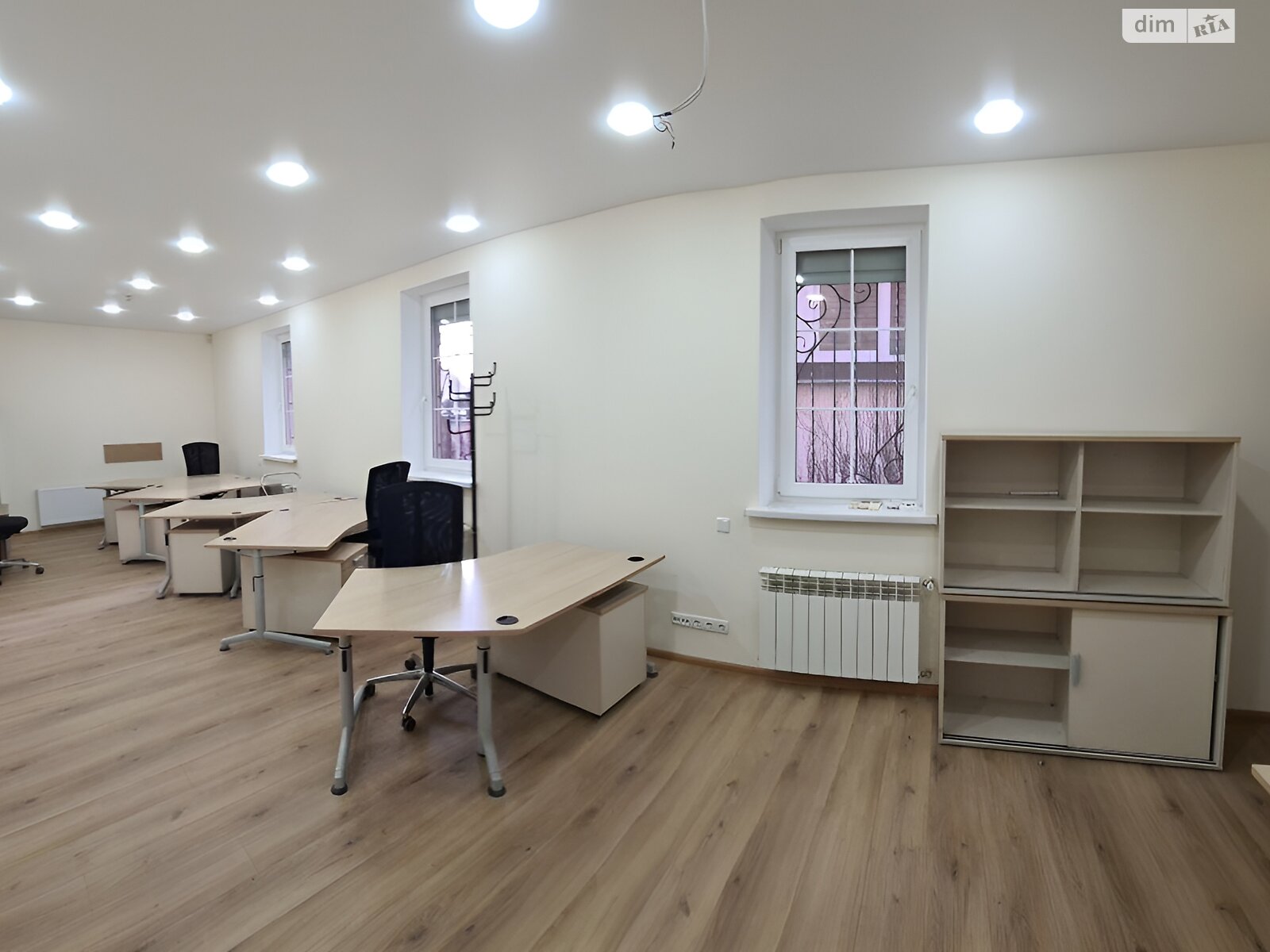 трехэтажный дом, 312.4 кв. м, кирпич. Продажа в Киеве район Монтажник фото 1 трехэтажный дом, 312.4 кв. м, кирпич. Продажа в Киеве район Монтажник фото 1
