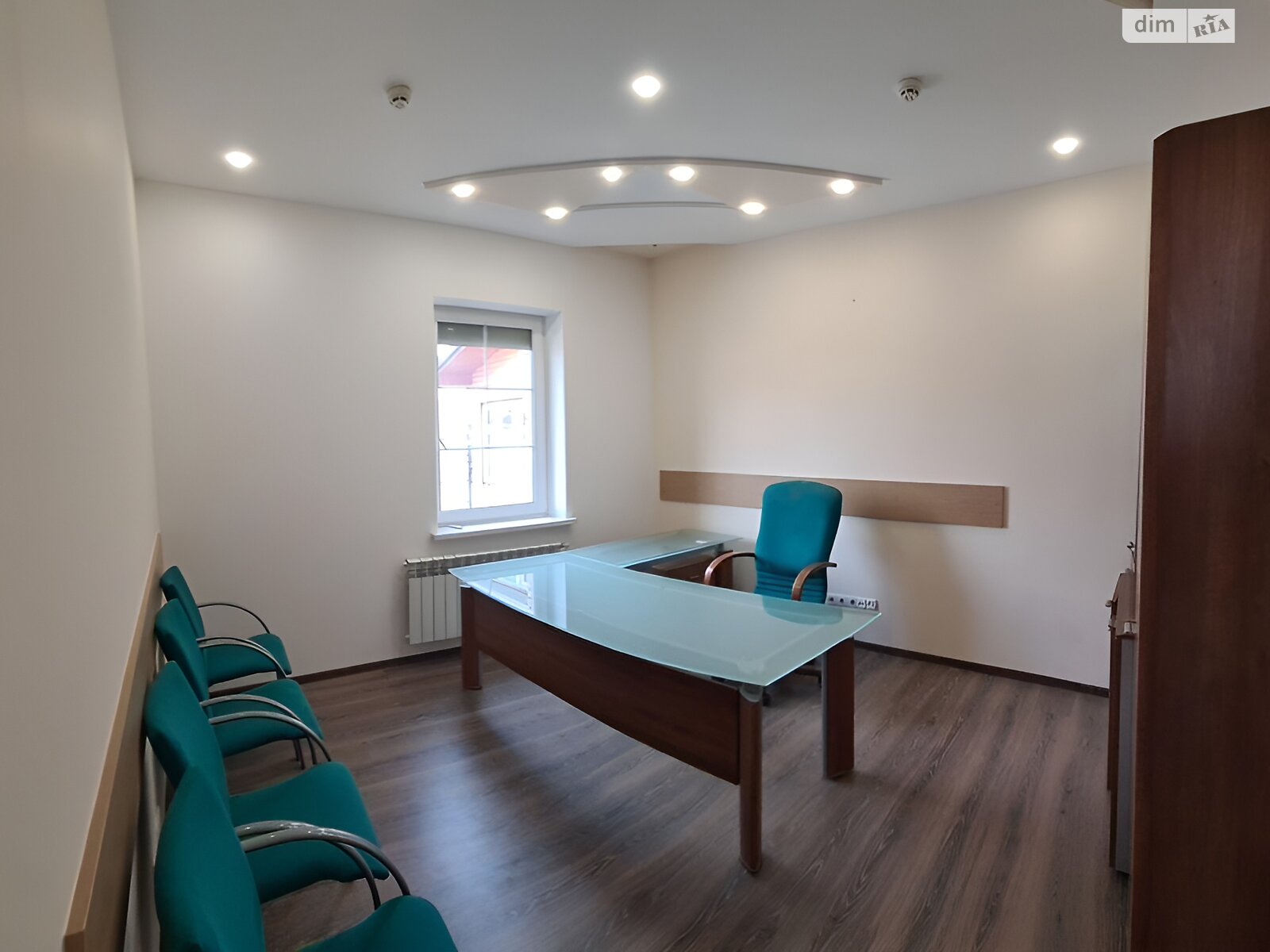 трехэтажный дом, 312.4 кв. м, кирпич. Продажа в Киеве район Монтажник фото 1 трехэтажный дом, 312.4 кв. м, кирпич. Продажа в Киеве район Монтажник фото 1