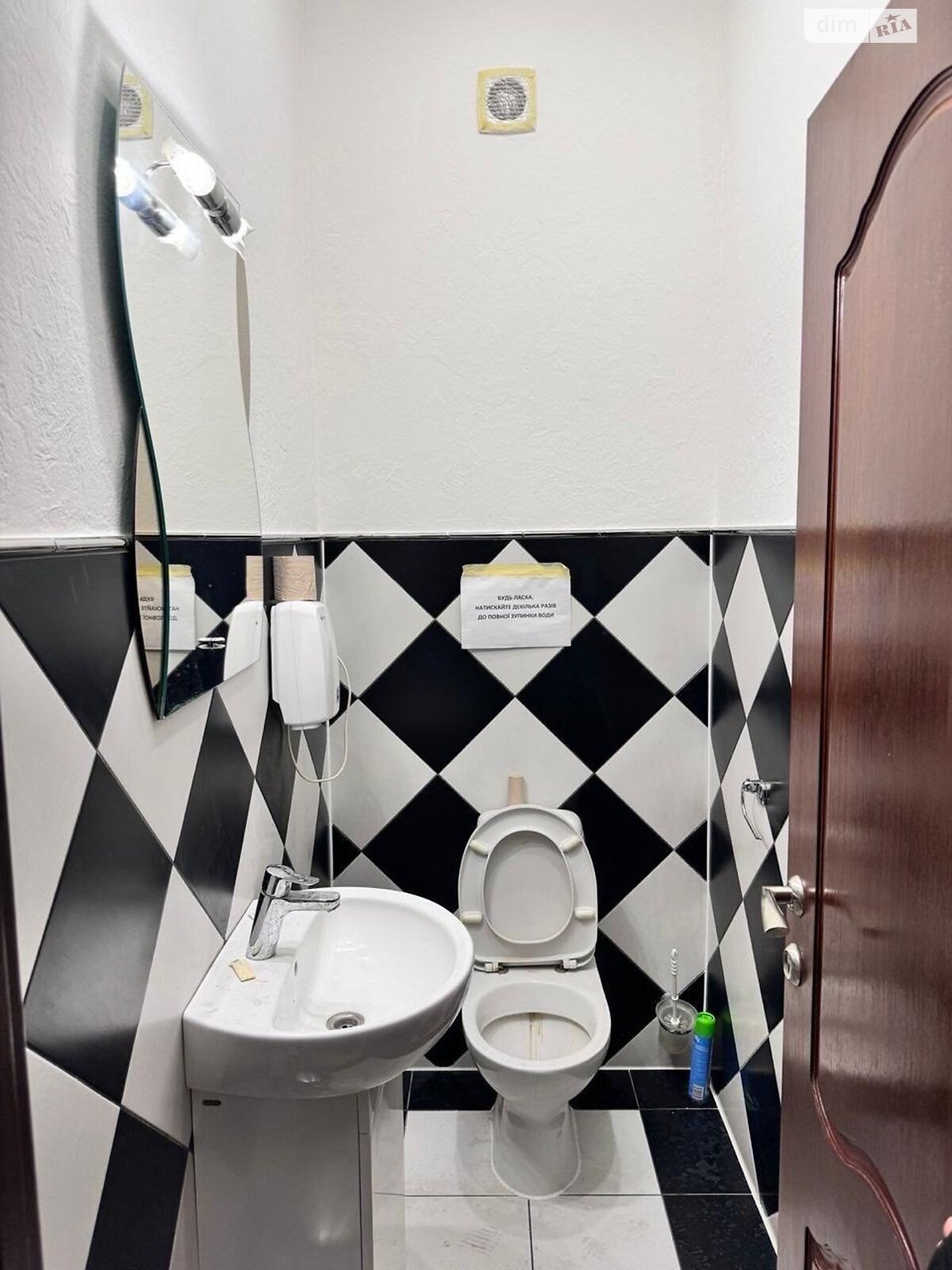 трехэтажный дом, 312.4 кв. м, кирпич. Продажа в Киеве район Монтажник фото 1 трехэтажный дом, 312.4 кв. м, кирпич. Продажа в Киеве район Монтажник фото 1