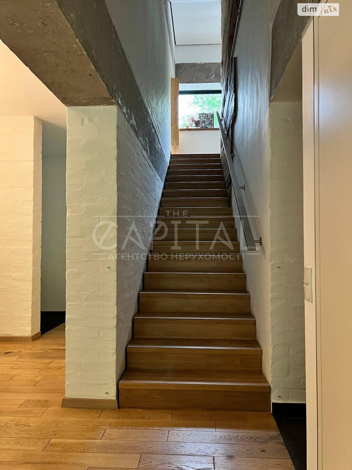 триповерховий будинок, 320 кв. м, цегла. Продаж у Києві фото 1 триповерховий будинок, 320 кв. м, цегла. Продаж у Києві фото 1