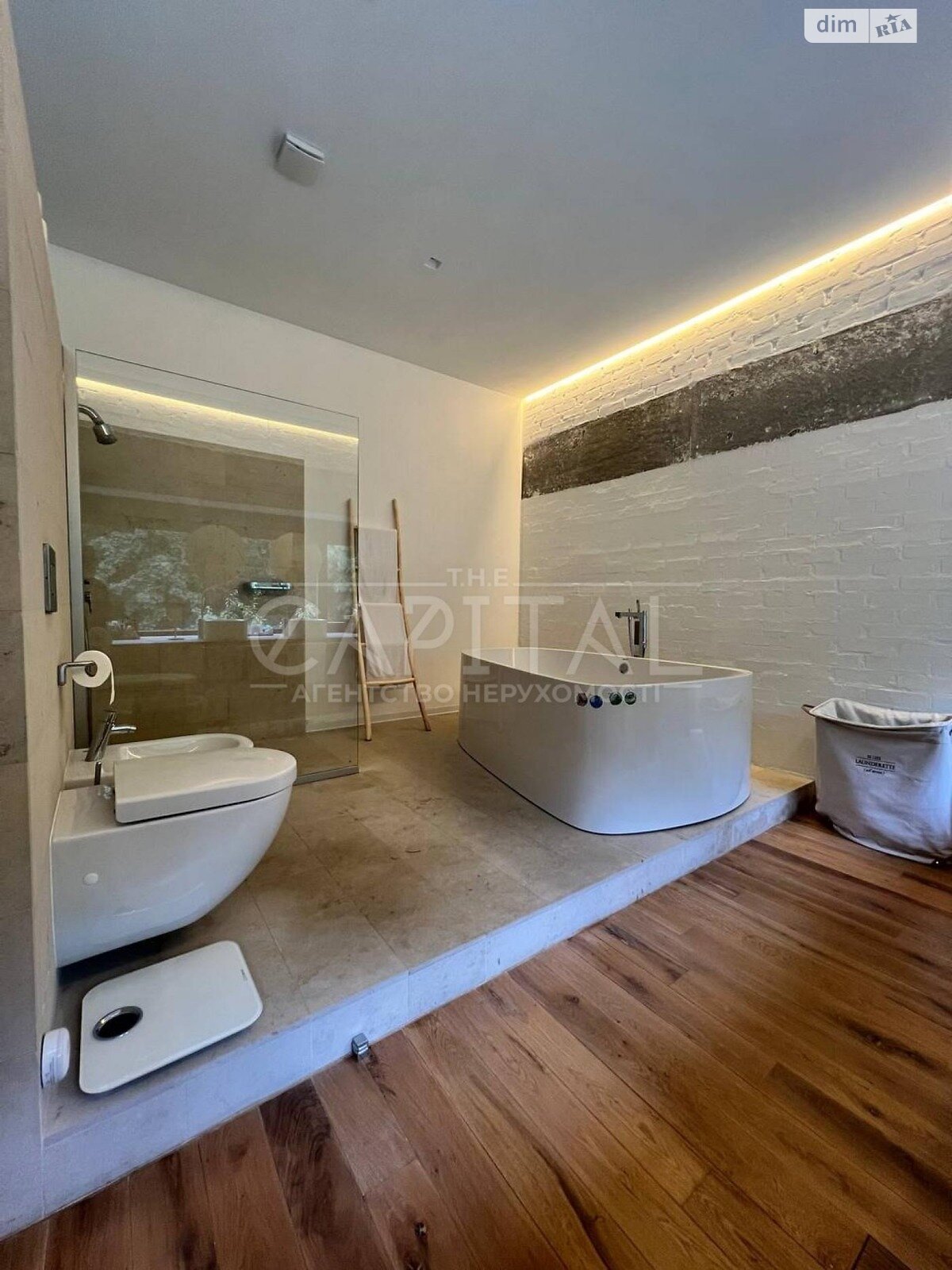 триповерховий будинок, 320 кв. м, цегла. Продаж у Києві фото 1 триповерховий будинок, 320 кв. м, цегла. Продаж у Києві фото 1