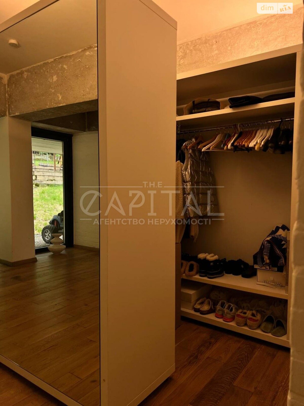 триповерховий будинок, 320 кв. м, цегла. Продаж у Києві фото 1 триповерховий будинок, 320 кв. м, цегла. Продаж у Києві фото 1