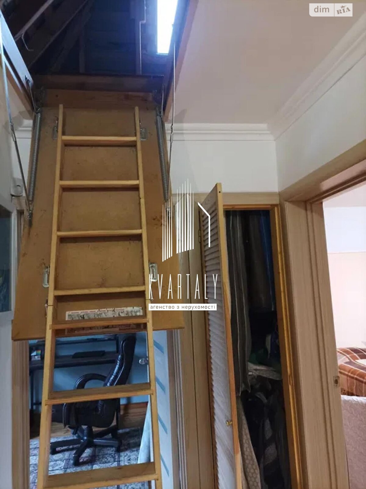 двоповерховий будинок з меблями, 147.2 кв. м, панель. Продаж в Києві, район Нижні сади фото 1 двоповерховий будинок з меблями, 147.2 кв. м, панель. Продаж в Києві, район Нижні сади фото 1