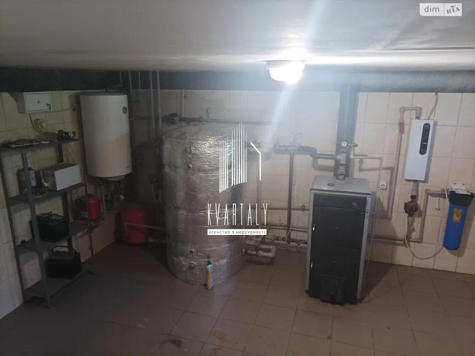 двоповерховий будинок з меблями, 147.2 кв. м, панель. Продаж в Києві, район Нижні сади фото 1 двоповерховий будинок з меблями, 147.2 кв. м, панель. Продаж в Києві, район Нижні сади фото 1