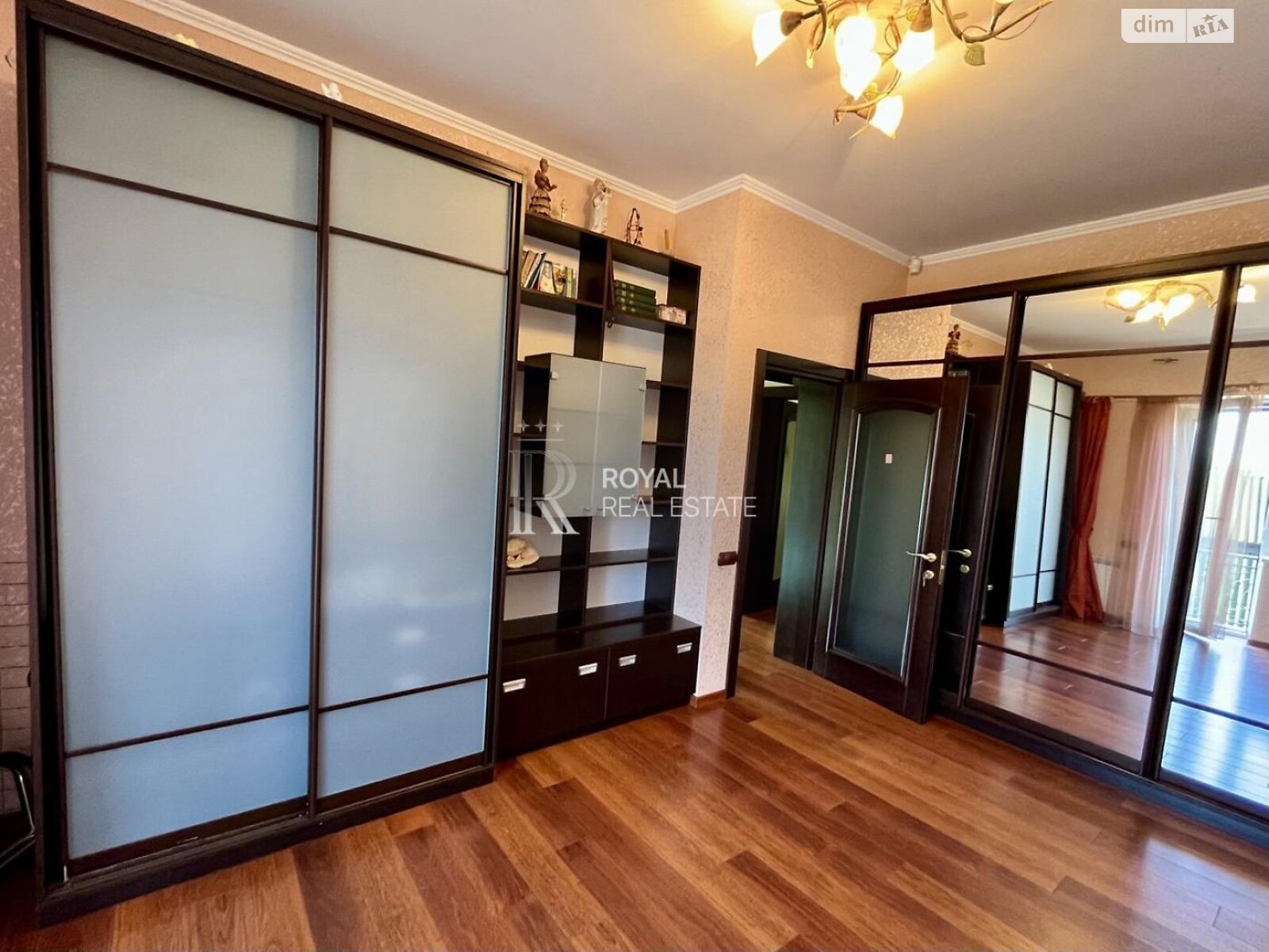 двоповерховий будинок з опаленням, 170 кв. м, кирпич. Продаж в Києві, район Нижні сади фото 1 двоповерховий будинок з опаленням, 170 кв. м, кирпич. Продаж в Києві, район Нижні сади фото 1