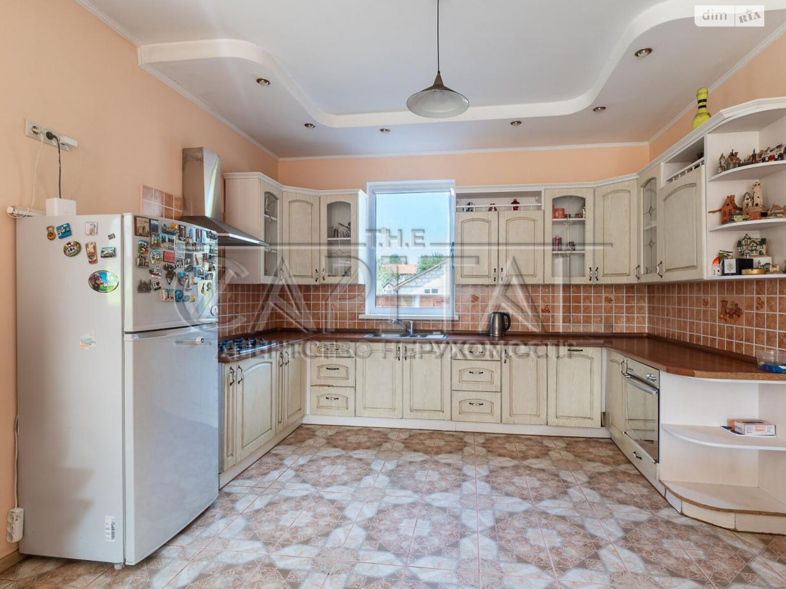 трехэтажный дом с гаражом, 260 кв. м, кирпич. Продажа в Киеве район Нижние сады фото 1 трехэтажный дом с гаражом, 260 кв. м, кирпич. Продажа в Киеве район Нижние сады фото 1