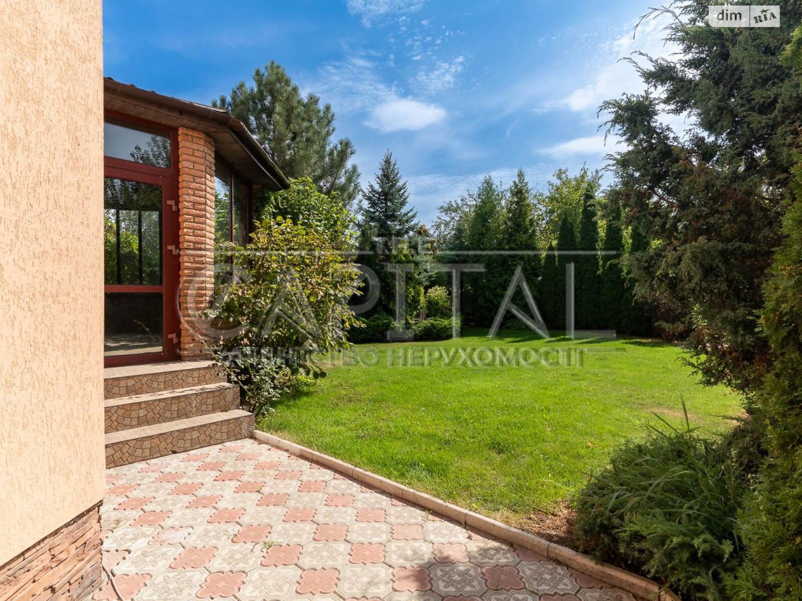 трехэтажный дом с гаражом, 260 кв. м, кирпич. Продажа в Киеве район Нижние сады фото 1 трехэтажный дом с гаражом, 260 кв. м, кирпич. Продажа в Киеве район Нижние сады фото 1