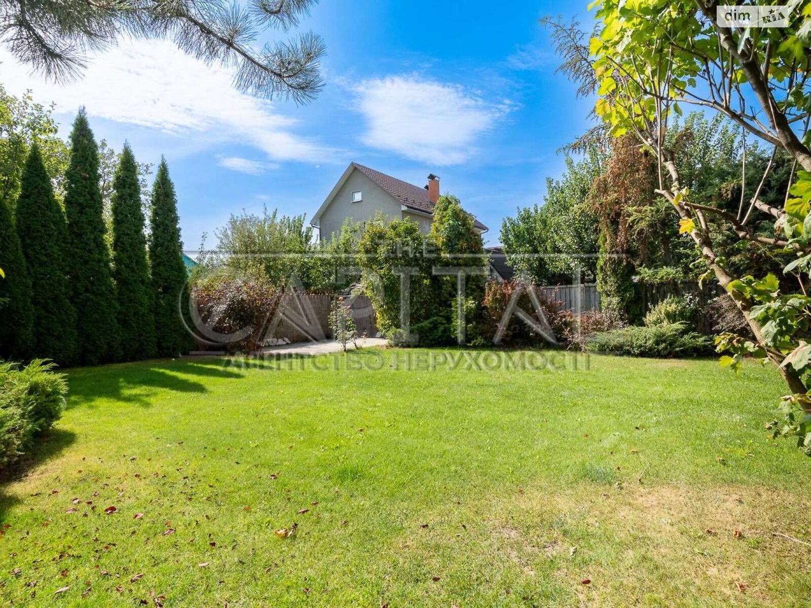 триповерховий будинок з гаражем, 270.7 кв. м, цегла. Продаж в Києві, район Нижні сади фото 1 триповерховий будинок з гаражем, 270.7 кв. м, цегла. Продаж в Києві, район Нижні сади фото 1