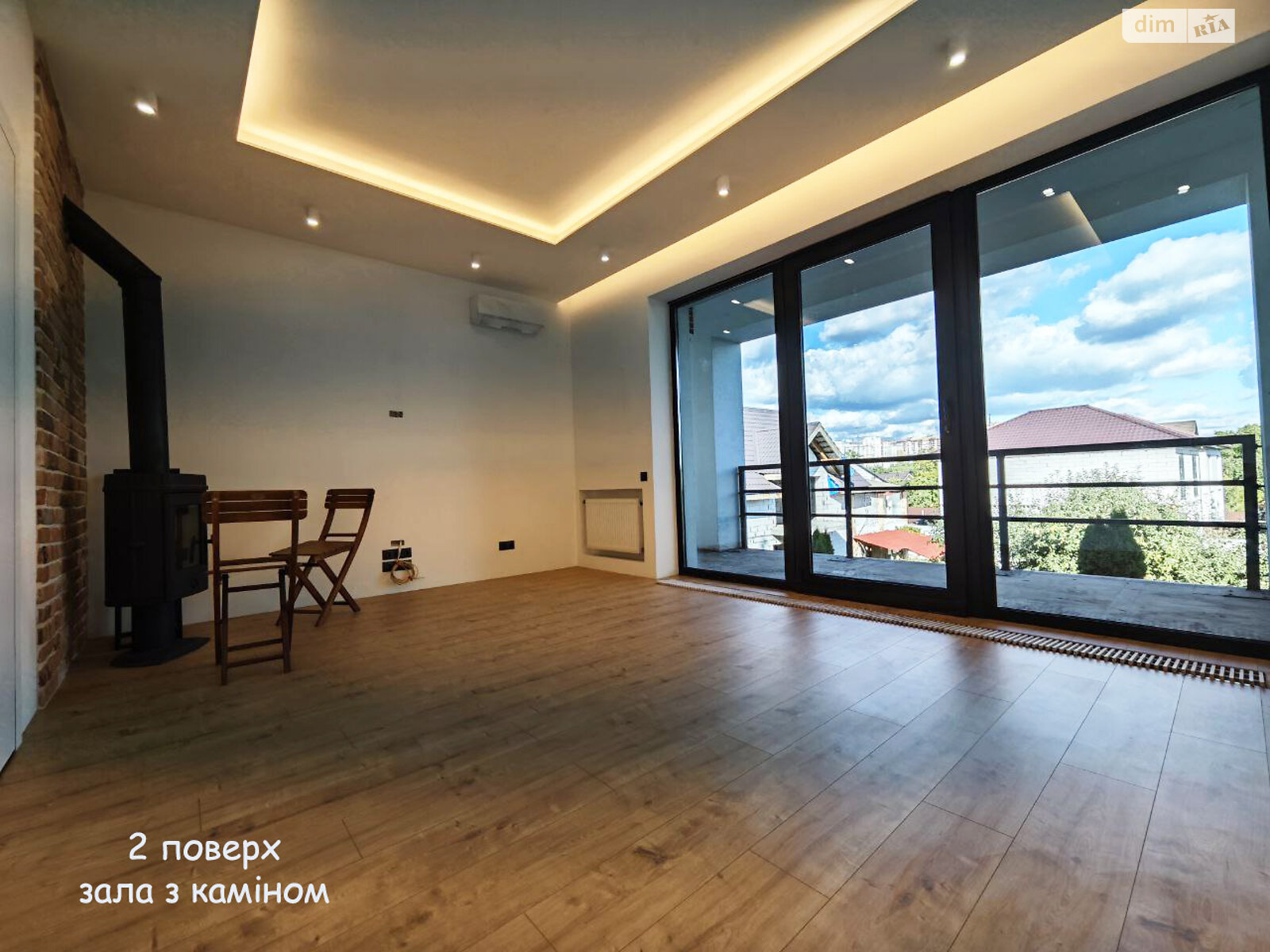 трехэтажный дом с верандой, 300 кв. м, газобетон. Продажа в Киеве район Нижние сады фото 1 трехэтажный дом с верандой, 300 кв. м, газобетон. Продажа в Киеве район Нижние сады фото 1