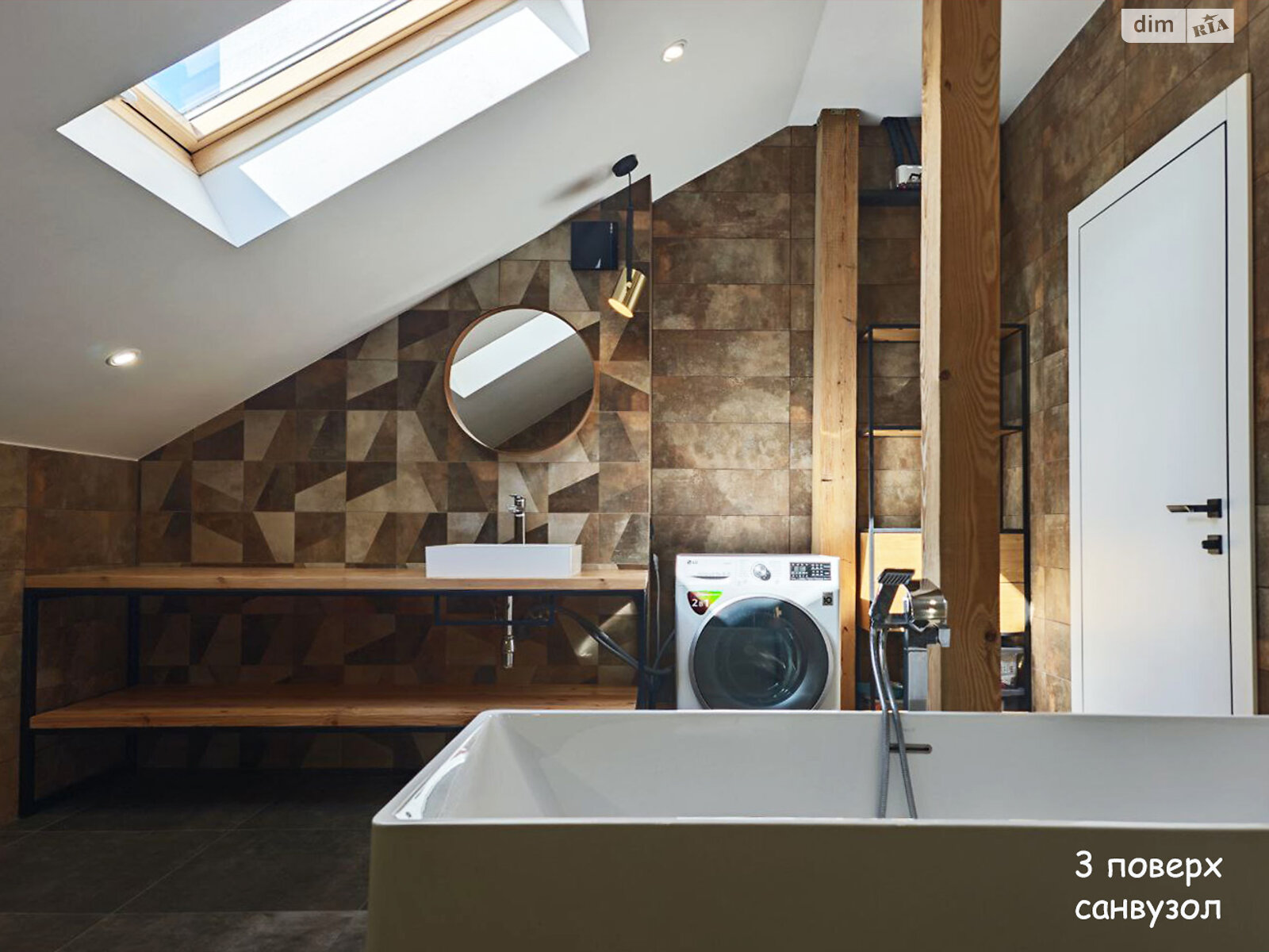 трехэтажный дом с верандой, 300 кв. м, газобетон. Продажа в Киеве район Нижние сады фото 1 трехэтажный дом с верандой, 300 кв. м, газобетон. Продажа в Киеве район Нижние сады фото 1