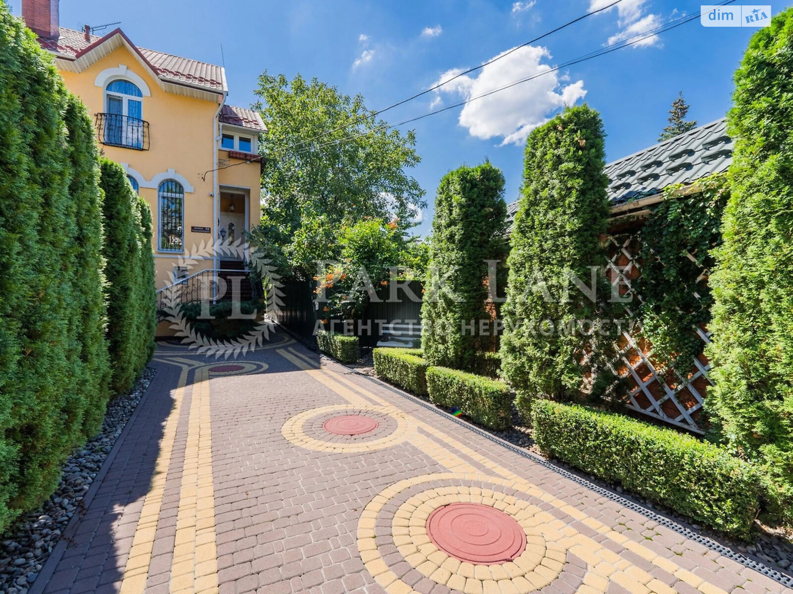 триповерховий будинок з верандою, 210 кв. м, цегла. Продаж в Києві, район Нижні сади фото 1 триповерховий будинок з верандою, 210 кв. м, цегла. Продаж в Києві, район Нижні сади фото 1