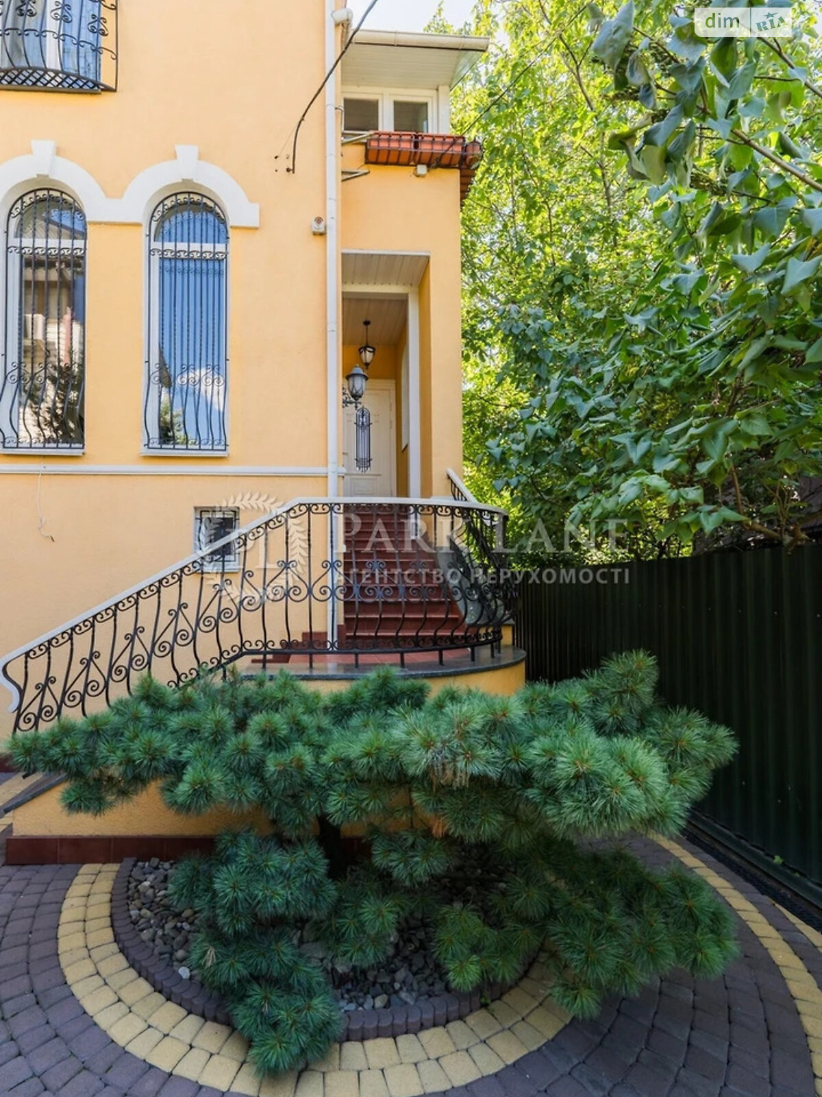 триповерховий будинок з верандою, 210 кв. м, цегла. Продаж в Києві, район Нижні сади фото 1 триповерховий будинок з верандою, 210 кв. м, цегла. Продаж в Києві, район Нижні сади фото 1