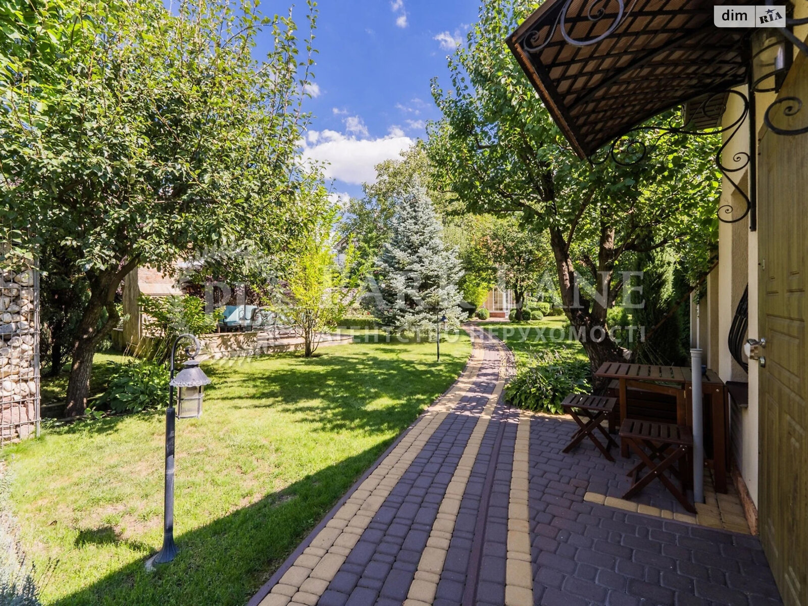 триповерховий будинок з верандою, 210 кв. м, цегла. Продаж в Києві, район Нижні сади фото 1 триповерховий будинок з верандою, 210 кв. м, цегла. Продаж в Києві, район Нижні сади фото 1