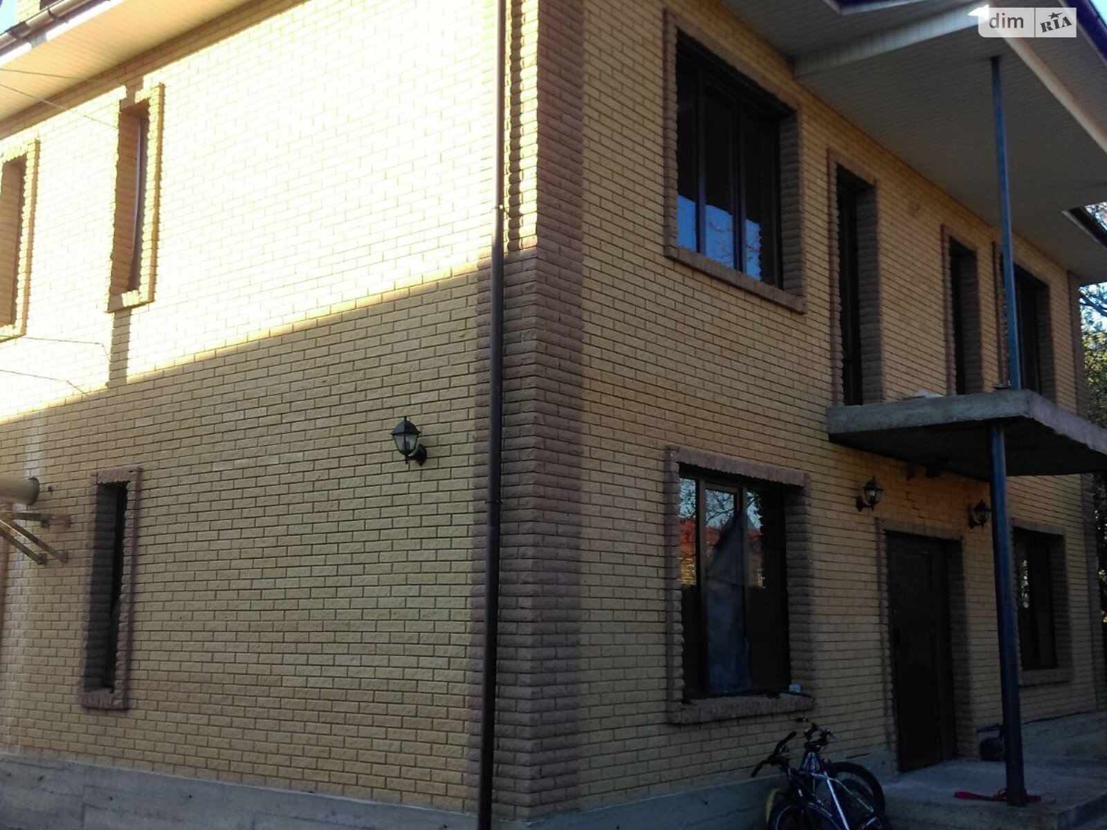 двоповерховий будинок з опаленням, 288 кв. м, цегла. Продаж в Києві, район Нивки фото 1 двоповерховий будинок з опаленням, 288 кв. м, цегла. Продаж в Києві, район Нивки фото 1