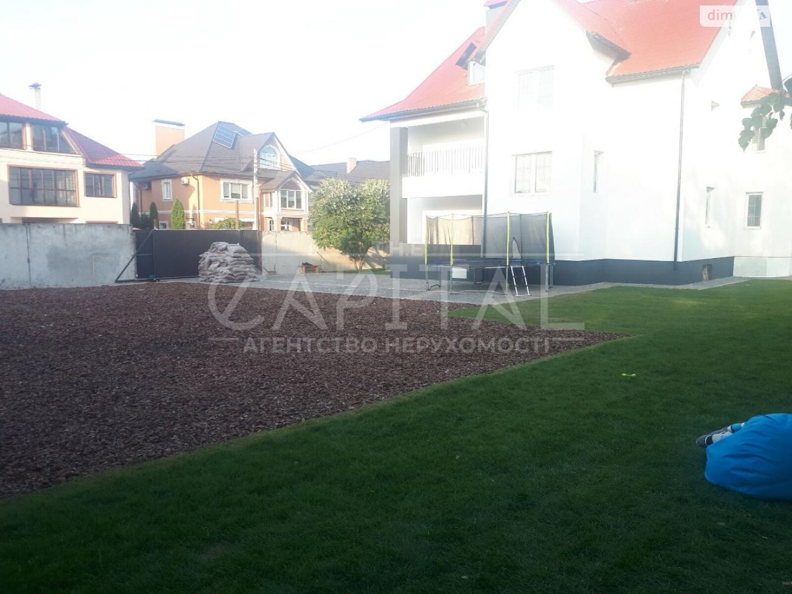 триповерховий будинок з опаленням, 450.9 кв. м, цегла. Продаж в Києві, район Новобіличі фото 1 триповерховий будинок з опаленням, 450.9 кв. м, цегла. Продаж в Києві, район Новобіличі фото 1