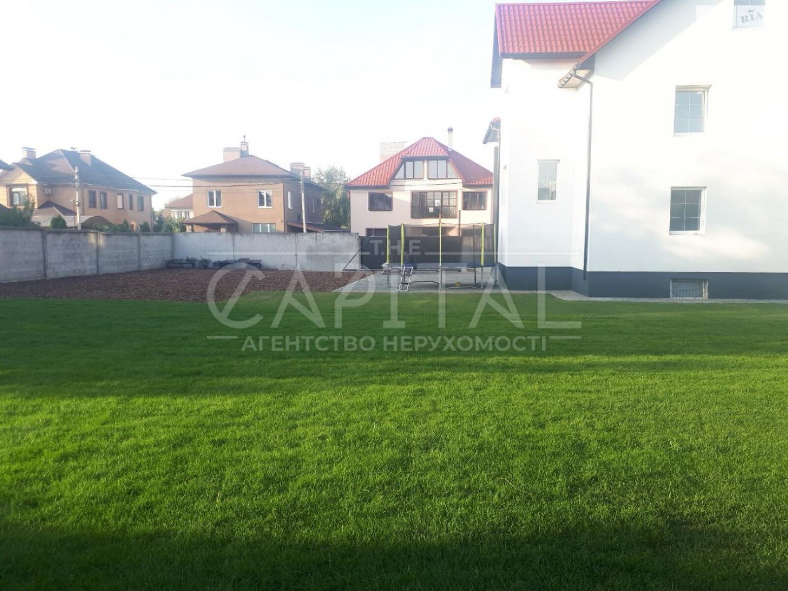 триповерховий будинок з опаленням, 450.9 кв. м, цегла. Продаж в Києві, район Новобіличі фото 1 триповерховий будинок з опаленням, 450.9 кв. м, цегла. Продаж в Києві, район Новобіличі фото 1