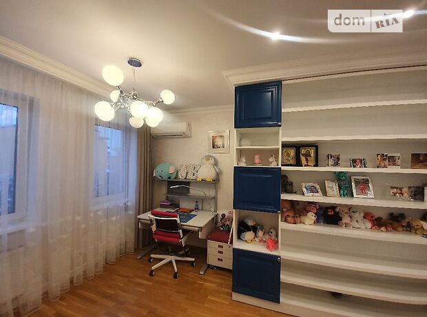 трехэтажный дом с террасой, 270 кв. м, керамический блок. Продажа в Киеве район Оболонь фото 1 трехэтажный дом с террасой, 270 кв. м, керамический блок. Продажа в Киеве район Оболонь фото 1