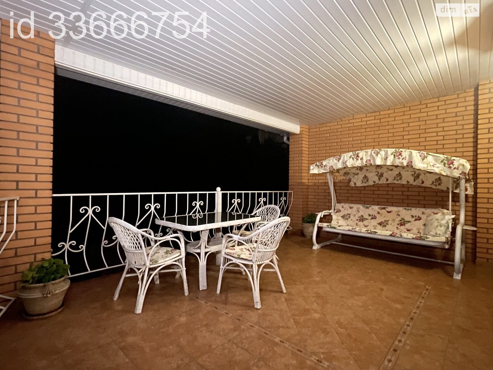 двухэтажный дом с верандой, 215.2 кв. м, кирпич. Продажа в Киеве район Оболонь фото 1